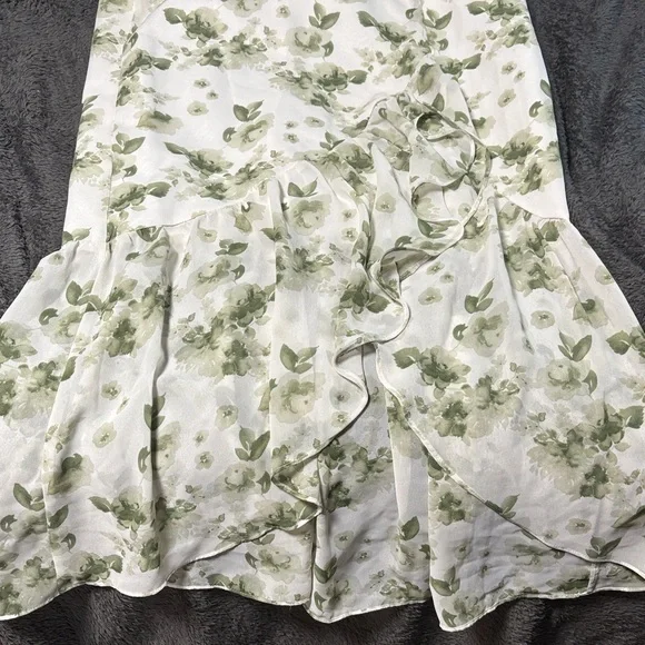 JJ’s House Floral Puff Sleeve Dress - Picture 3 of 4